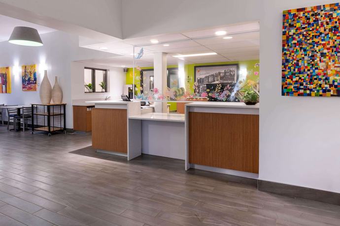 Imagen de los interiores del Hotel Super 8 By Wyndham Winnipeg West. Foto 18