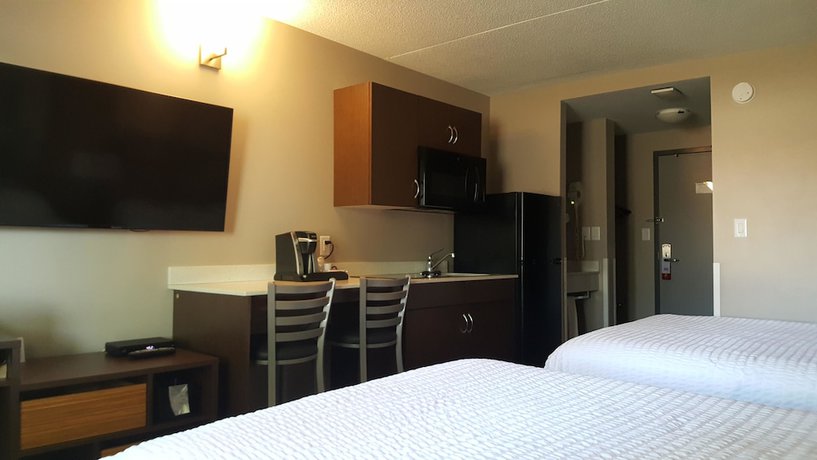 Imagen de la habitación del Hotel Super 8 By Wyndham Winnipeg West. Foto 12