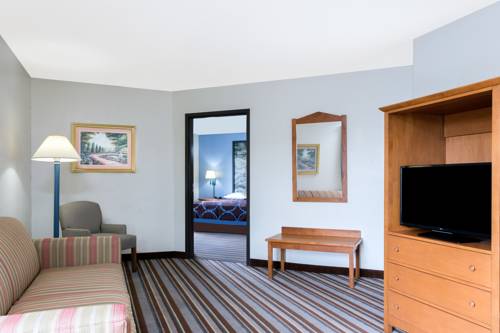 Imagen de la habitación del Hotel Super 8 By Wyndham Wisconsin Dells. Foto 9