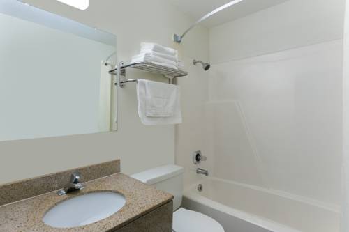 Imagen de la habitación del Hotel Super 8 By Wyndham Wisconsin Dells. Foto 10