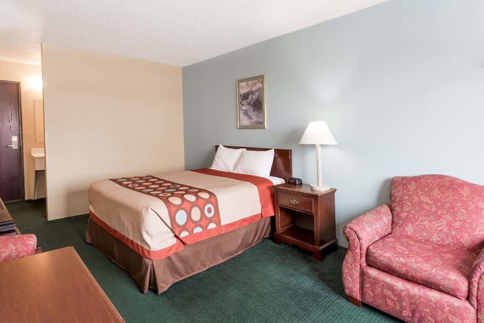 Imagen de la habitación del Hotel Super 8 By Wyndham Woodstock. Foto 6