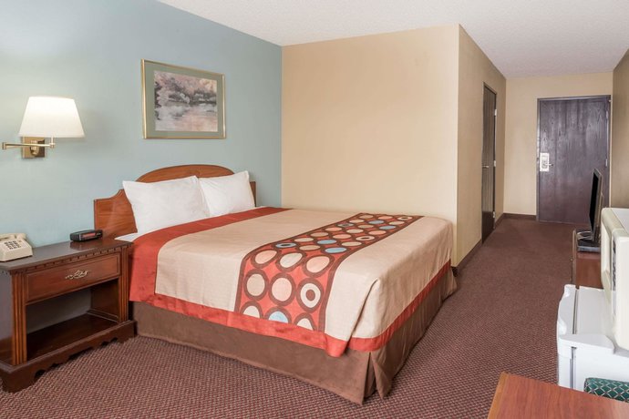 Imagen de la habitación del Hotel Super 8 By Wyndham Woodstock. Foto 10