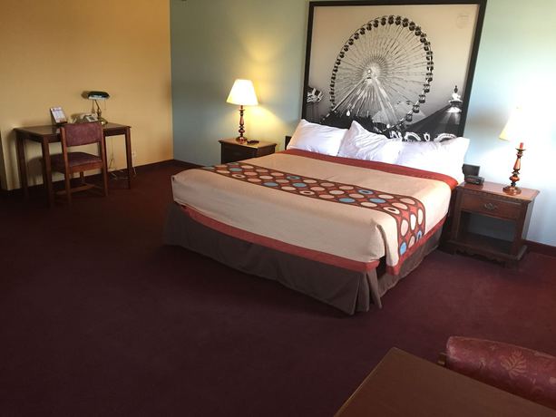 Imagen de la habitación del Hotel Super 8 By Wyndham Woodstock. Foto 12