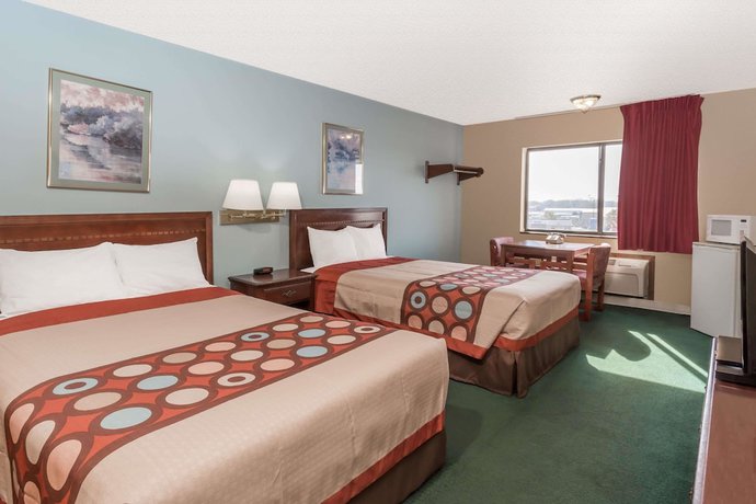 Imagen de la habitación del Hotel Super 8 By Wyndham Woodstock. Foto 13
