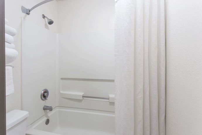 Imagen de la habitación del Hotel Super 8 By Wyndham Woodstock. Foto 17