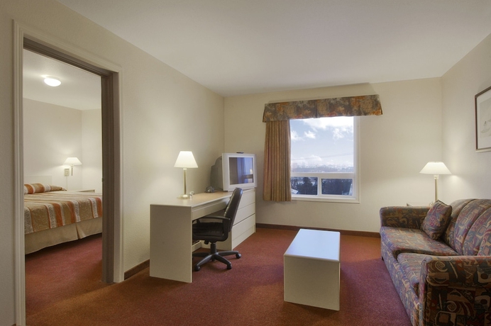 Imagen de la habitación del Hotel Super 8 By Wyndham Yellowknife. Foto 6