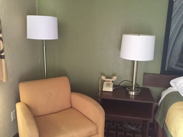 Imagen de la habitación del Hotel Super 8 By Wyndham Youngstown/austintown. Foto 3