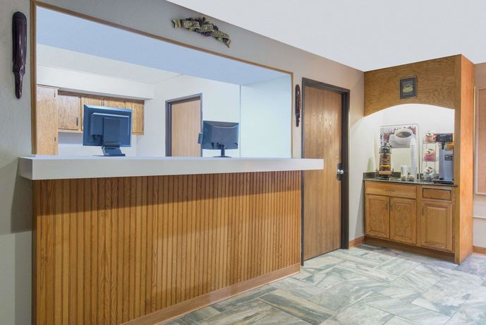 Imagen de los interiores del Hotel Super 8 By Wyndham Youngstown/austintown. Foto 19
