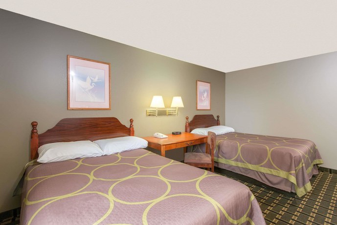 Imagen de la habitación del Hotel Super 8 By Wyndham Youngstown/austintown. Foto 11