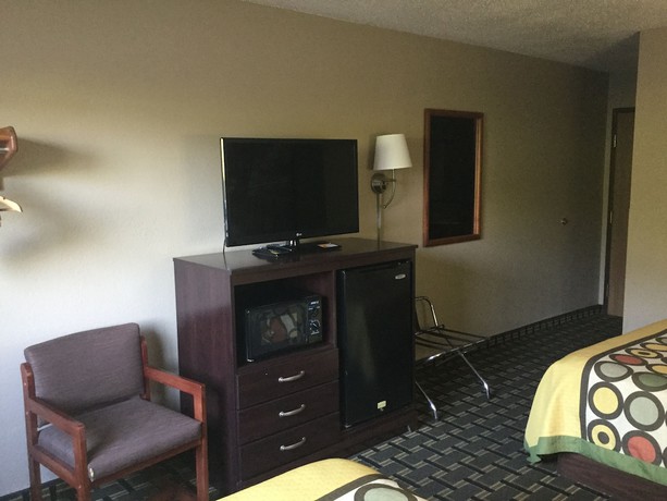 Imagen de la habitación del Hotel Super 8 By Wyndham Youngstown/austintown. Foto 13