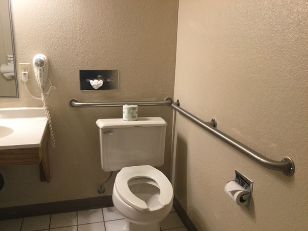 Imagen de la habitación del Hotel Super 8 By Wyndham Youngstown/austintown. Foto 14