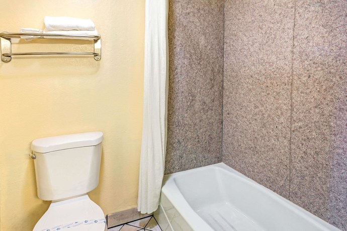 Imagen de la habitación del Hotel Super 8 By Wyndham Yreka. Foto 7