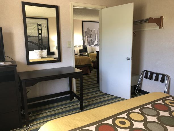 Imagen de la habitación del Hotel Super 8 By Wyndham Yreka. Foto 14