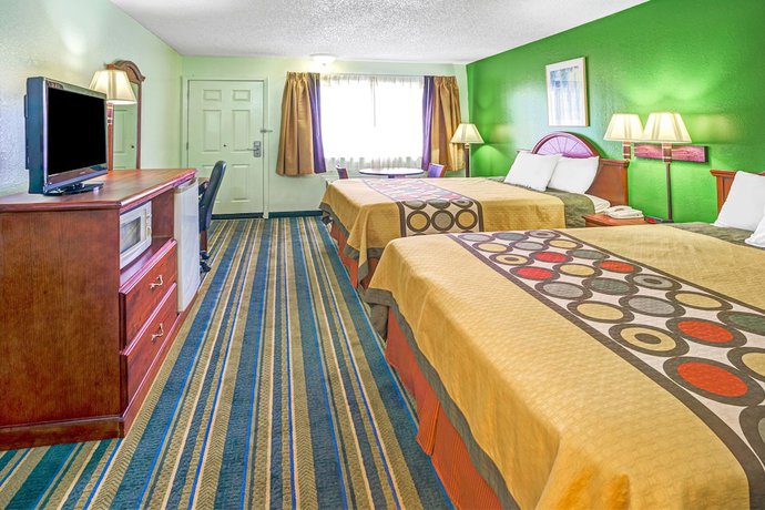 Imagen de la habitación del Hotel Super 8 By Wyndham Yreka. Foto 19