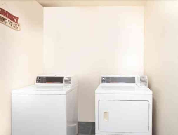 Imagen de los interiores del Hotel Super 8 By Wyndham Yuma. Foto 16