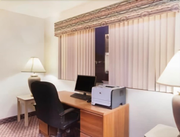 Imagen de los interiores del Hotel Super 8 By Wyndham Yuma. Foto 17