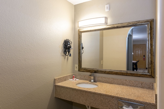 Imagen de la habitación del Hotel Super 8 Dallas East Near Fair Park Downtown. Foto 9