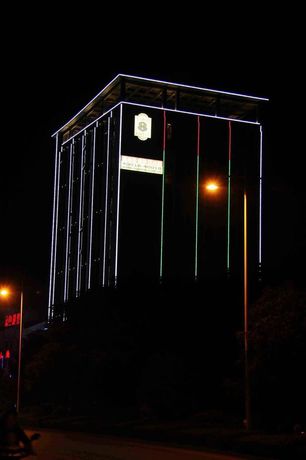 Imagen de los exteriores del Hotel Super 8. Foto 13