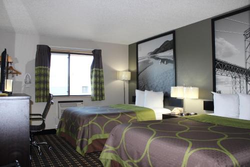 Imagen de la habitación del Hotel Super 8 Grand Rapids City Center. Foto 8
