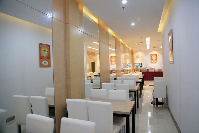 Imagen del bar/restaurante del Hotel Super 8 Hotel Beijing ShiJingShan Ba Jiao. Foto 2