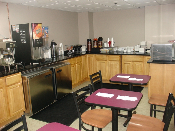 Imagen del bar/restaurante del Hotel Super 8 Jamaica North Conduit. Foto 4