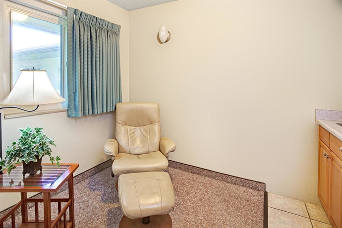 Imagen de la habitación del Hotel Super 8 Long Beach. Foto 5