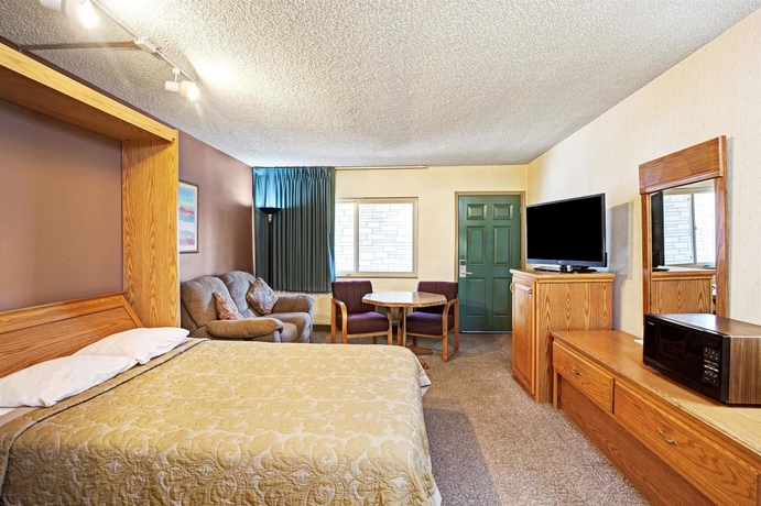 Imagen de la habitación del Hotel Super 8 Long Beach. Foto 6