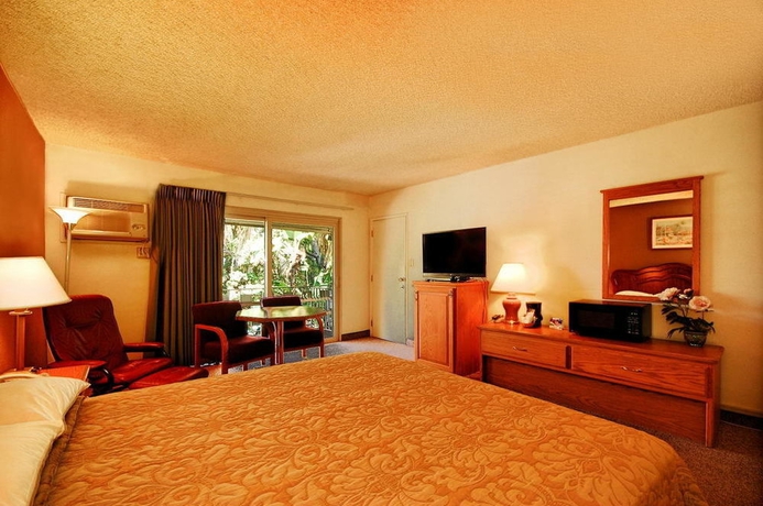 Imagen de la habitación del Hotel Super 8 Long Beach. Foto 8
