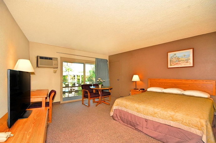 Imagen de la habitación del Hotel Super 8 Long Beach. Foto 9