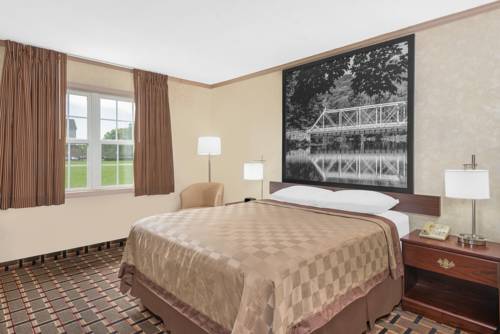 Imagen de la habitación del Hotel Super 8 Maumee/Toledo, OH. Foto 2