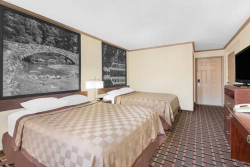 Imagen de la habitación del Hotel Super 8 Maumee/Toledo, OH. Foto 3