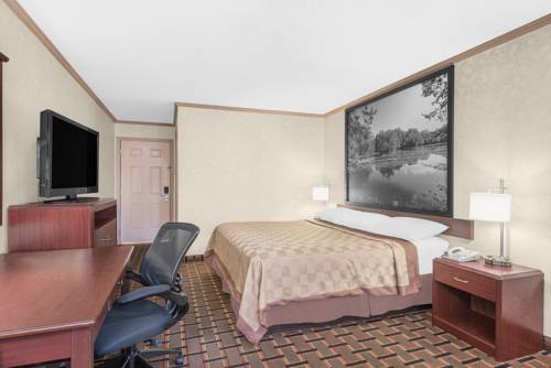 Imagen de la habitación del Hotel Super 8 Maumee/Toledo, OH. Foto 6