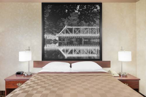 Imagen de la habitación del Hotel Super 8 Maumee/Toledo, OH. Foto 10