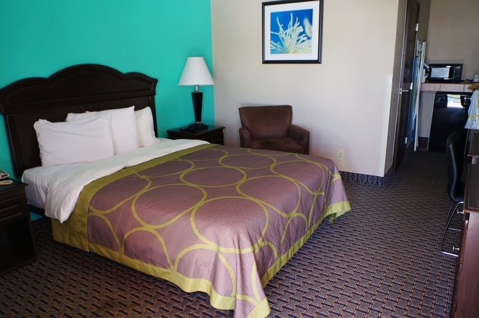 Imagen de la habitación del Hotel Super 8 Naples. Foto 11