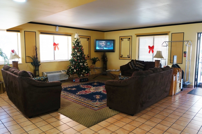 Imagen de los interiores del Hotel Super 8 Naples. Foto 15