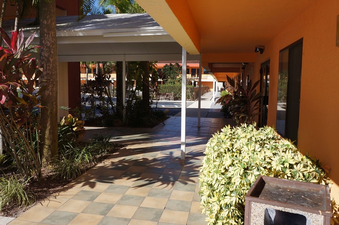 Imagen general del Hotel Super 8 Naples. Foto 3