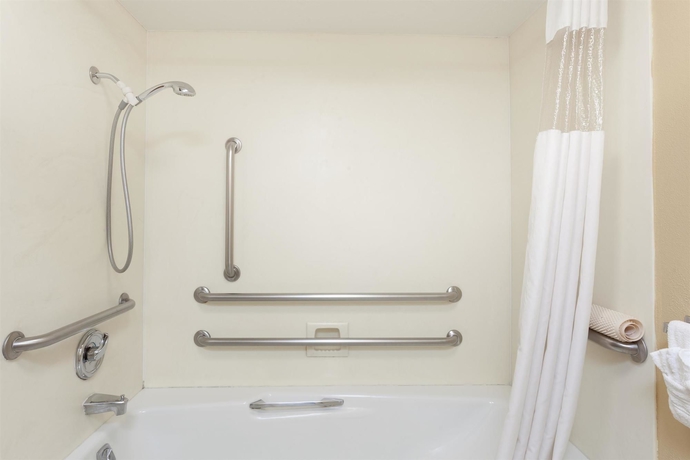 Imagen de la habitación del Hotel Super 8 Oceanside. Foto 8