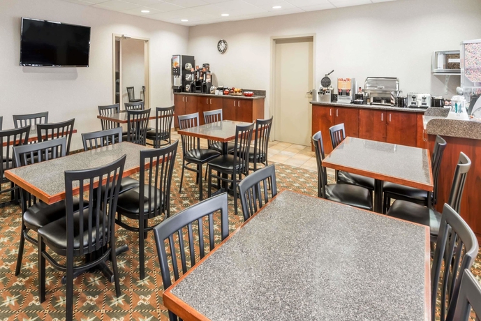 Imagen del bar/restaurante del Hotel Super 8 Red Deer City Centre. Foto 3