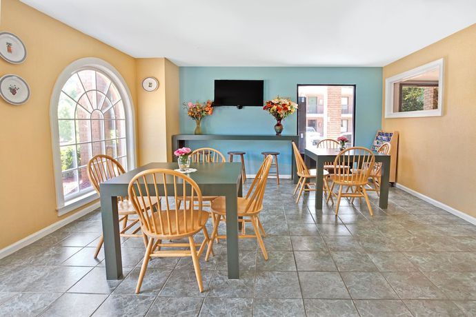 Imagen del bar/restaurante del Hotel Super 8 by Wyndham Acworth/Atlanta Area. Foto 3
