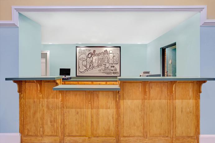 Imagen de los interiores del Hotel Super 8 by Wyndham Acworth/Atlanta Area. Foto 15