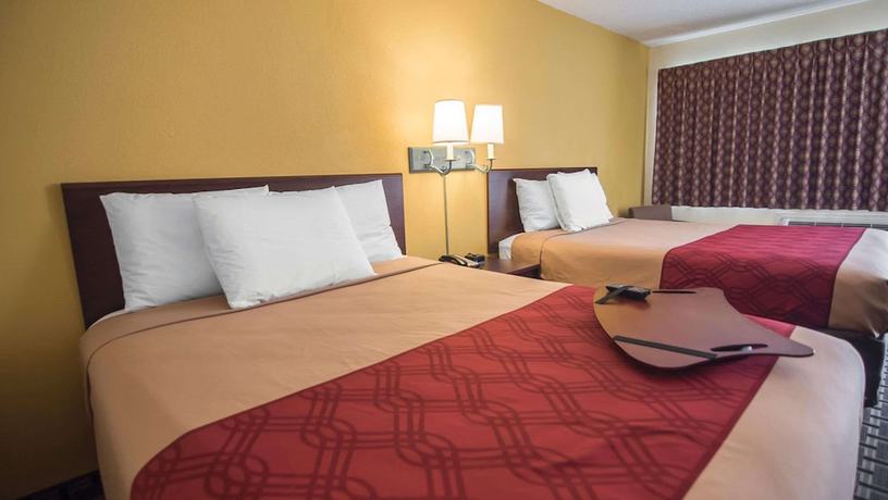 Imagen de la habitación del Hotel Super 8 by Wyndham Albuquerque Downtown. Foto 12
