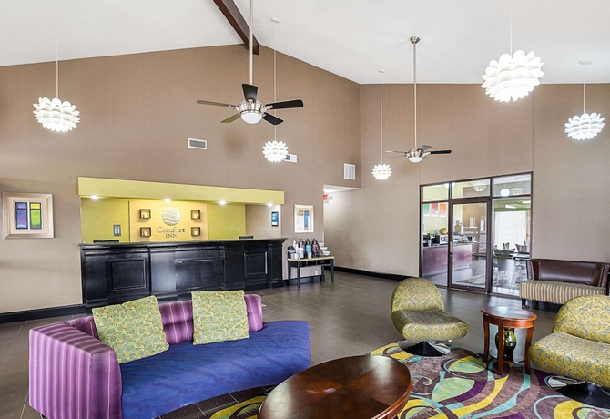 Imagen de los interiores del Hotel Super 8 by Wyndham Alexandria LA. Foto 17