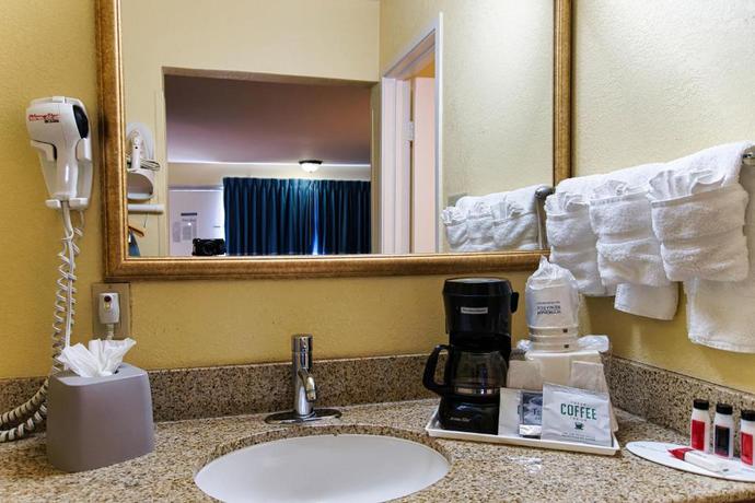 Imagen de la habitación del Hotel Super 8 by Wyndham Alexandria/Washington D.C. Area. Foto 5