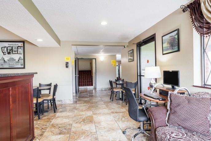 Imagen de los interiores del Hotel Super 8 by Wyndham Amsterdam. Foto 19