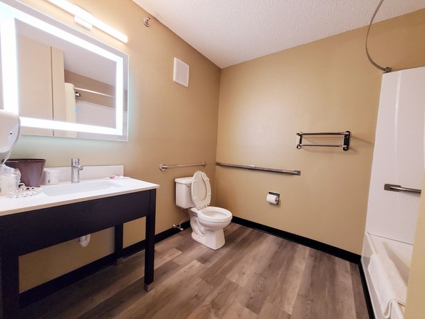 Imagen de la habitación del Hotel Super 8 by Wyndham Amsterdam. Foto 7