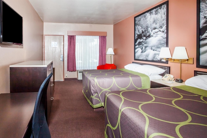 Imagen de la habitación del Hotel Super 8 by Wyndham Anaheim/Disneyland Drive. Foto 12