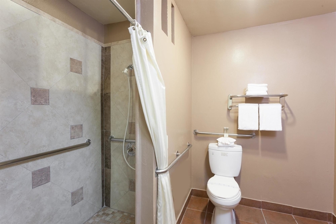 Imagen de la habitación del Hotel Super 8 by Wyndham Anaheim/Disneyland Drive. Foto 13