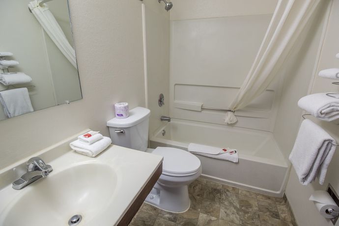 Imagen de la habitación del Hotel Super 8 by Wyndham Arcata. Foto 5