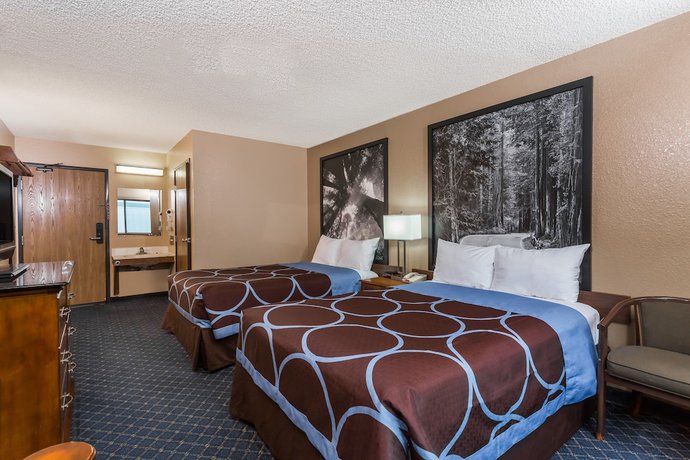 Imagen de la habitación del Hotel Super 8 by Wyndham Arcata. Foto 6