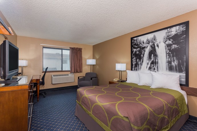 Imagen de la habitación del Hotel Super 8 by Wyndham Arcata. Foto 9